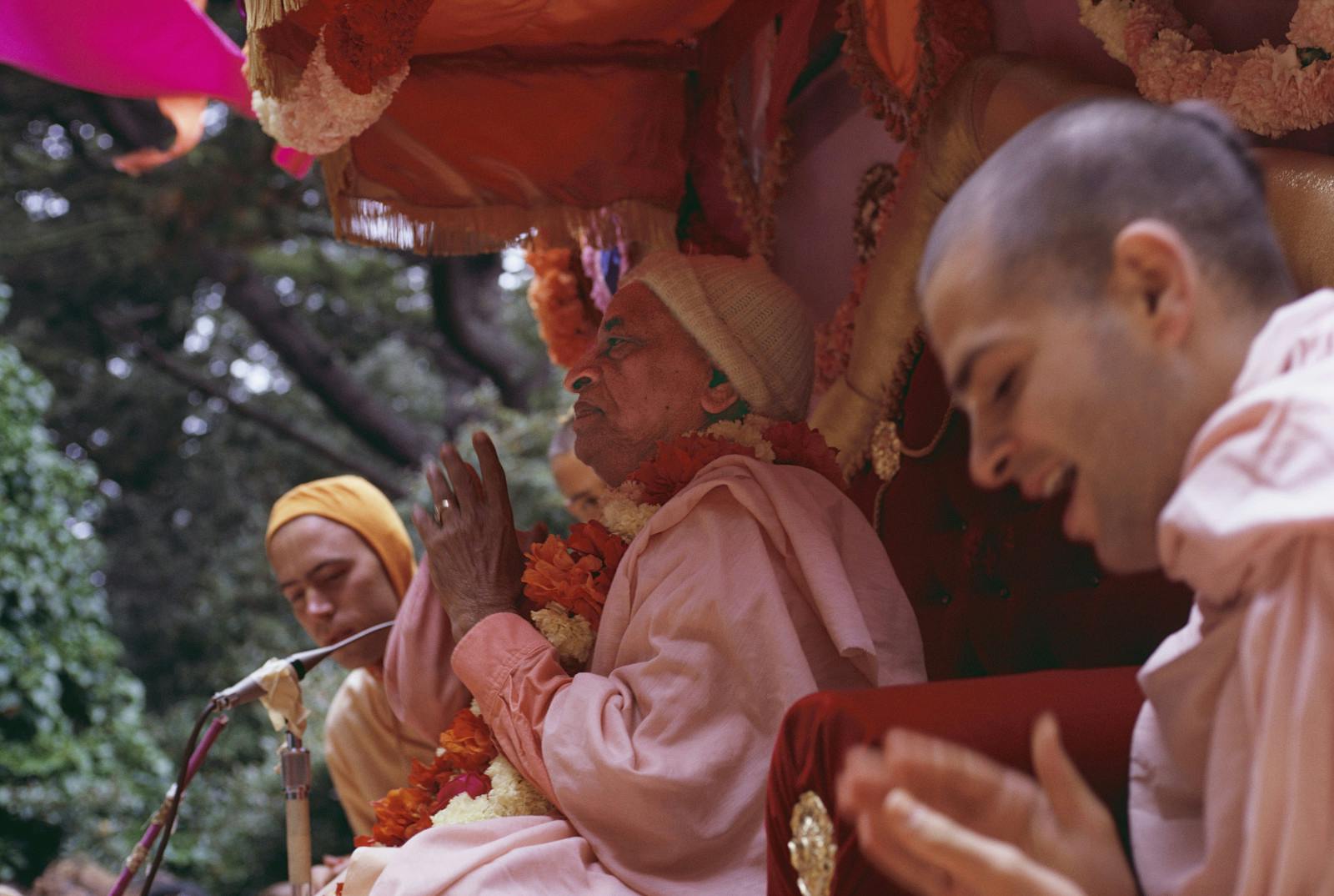 A.C. Bhaktivedanta Swami Prabhupada with Hare Krishnas in Golden Gate Park (Harvey L. Silver/Corbis via Getty Images)