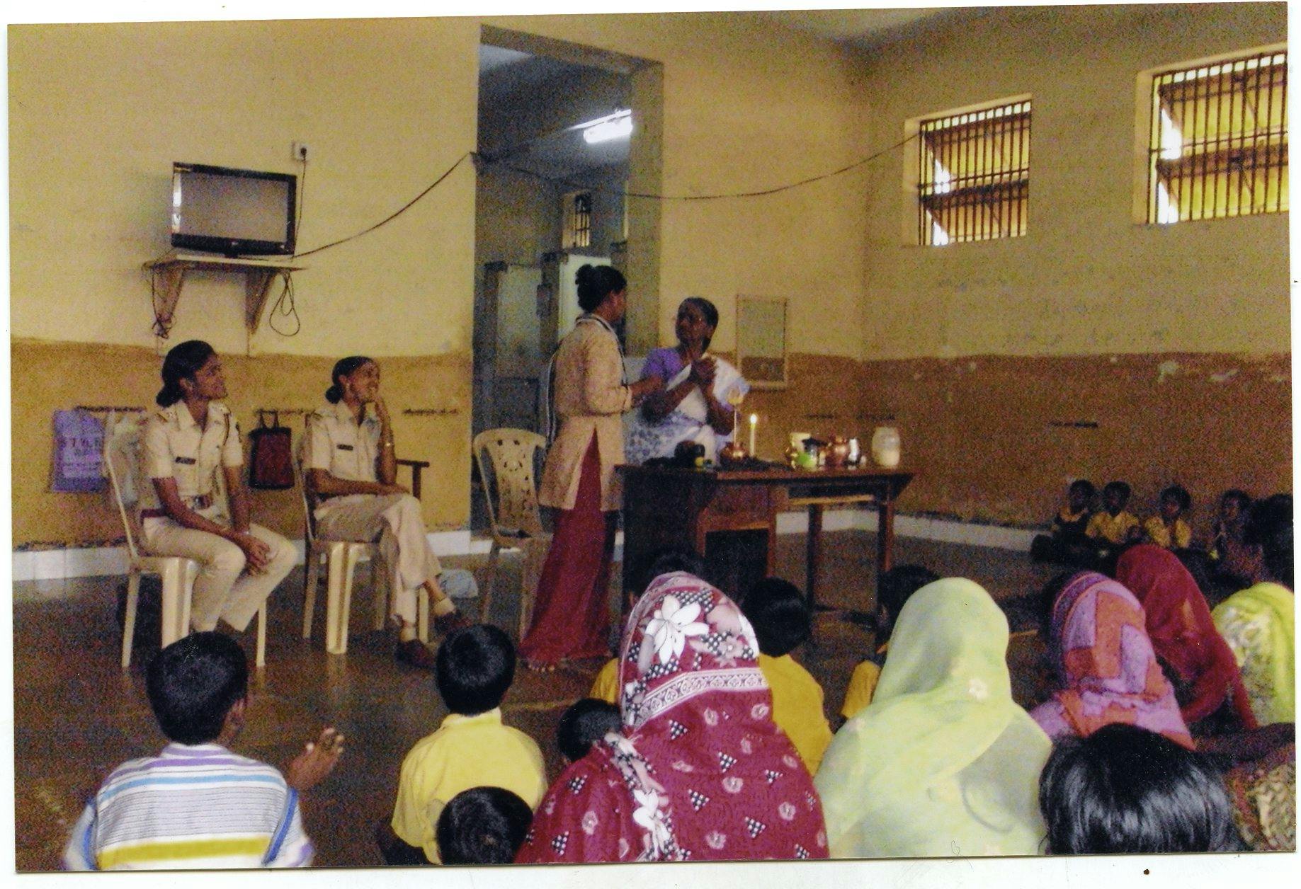 Activist Vandana Shinde during an anti-superstition session at a women's prison in Maharashtra, India (from Mumbai-based NGO Sevadham)
