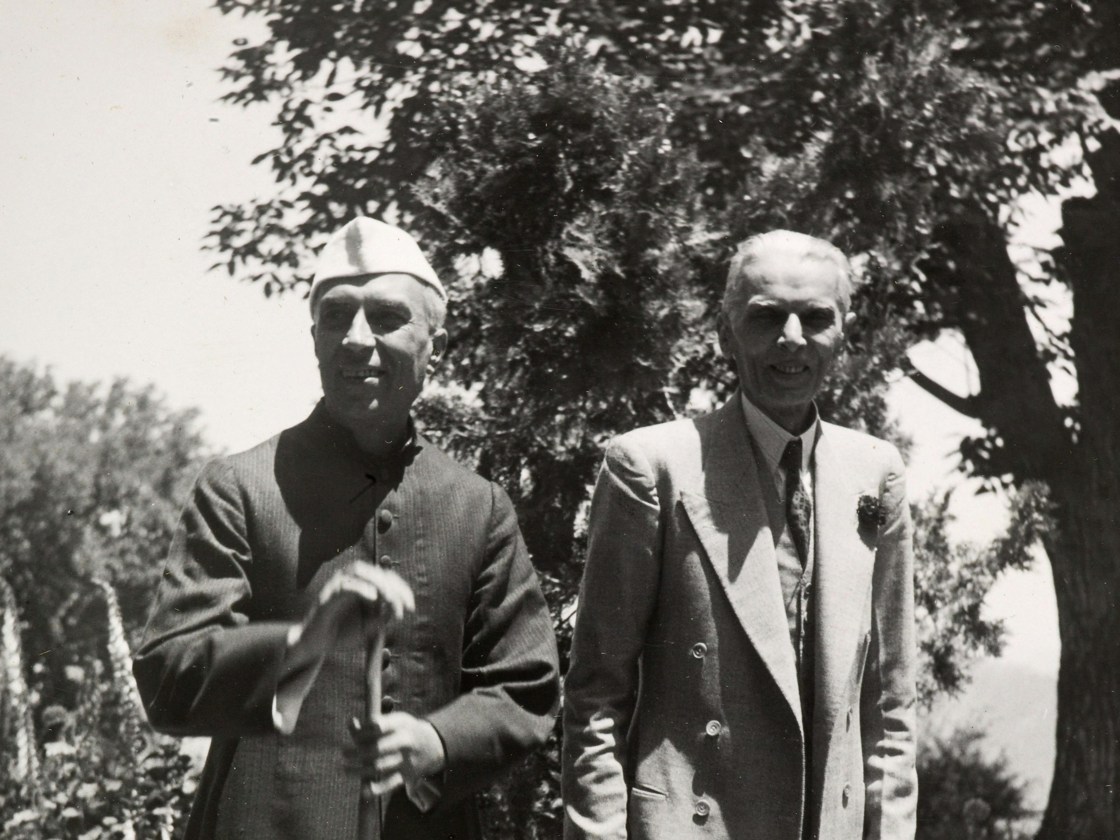 "Pandit Jawahar Lal Nehru & Mr M.A. Jinnah [walking together in the grounds of Viceregal Lodge, Simla.]" (1946, British Library)